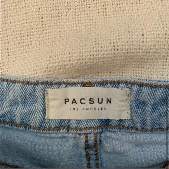 PACSUN Lightwash Mom Jeans Denim - Picture 4 of 6